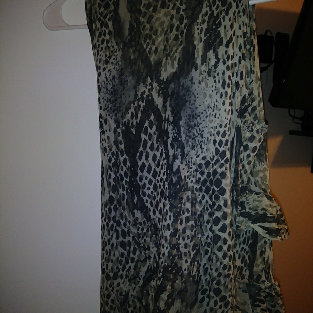 Blouse/animal print top